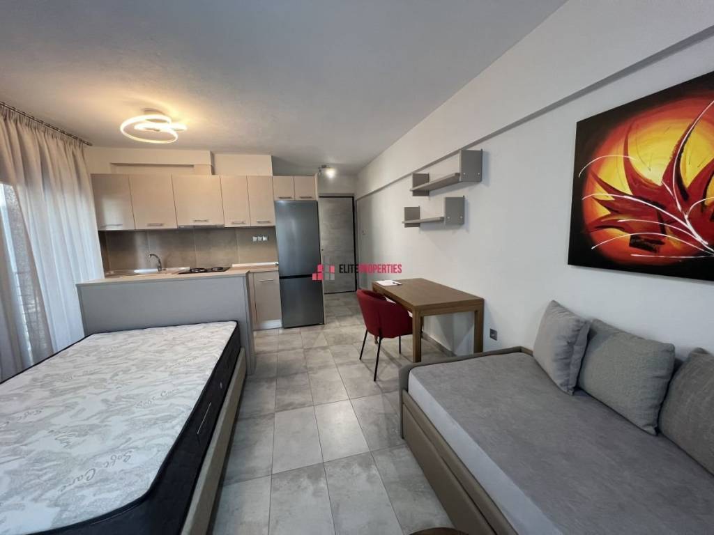 ΕΝΙΑΙΟΣ ΧΩΡΟΣ ΜΕ ΣΑΛΟΝΙ ΚΡΕΒΑΤΙ ΓΡΑΦΕΙΟ