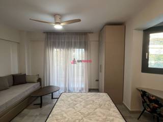 ΕΝΙΑΙΟΣ ΧΩΡΟΣ ΜΕ ΣΑΛΟΝΙ ΚΡΕΒΑΤΙ ΓΡΑΦΕΙΟ