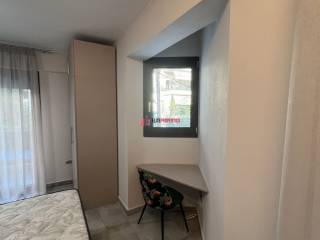 ΕΝΙΑΙΟΣ ΧΩΡΟΣ ΜΕ ΣΑΛΟΝΙ ΚΡΕΒΑΤΙ ΓΡΑΦΕΙΟ