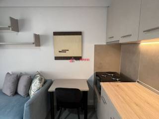 ΕΝΙΑΙΟΣ ΧΩΡΟΣ ΜΕ ΣΑΛΟΚΟΥΖΙΝΑ ΚΑΙ ΚΡΕΒΑΤΙ