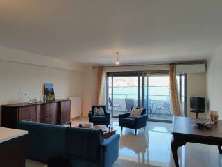 ME THEA STE THALASSA