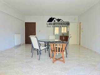 Eniaia koyzina me saloni