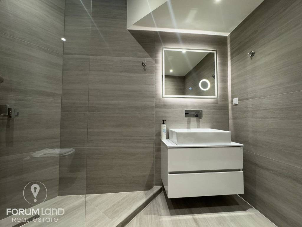 Forumland Real Estate, Mpanio