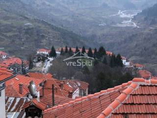 ΘΕΑ ΑΠΌ ΤΟ ΜΠΑΛΚΟΝΙ