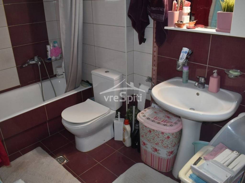 ΛΟΥΤΡΟ ΕΠΑΝΩ ΟΡΟΦΟΥ