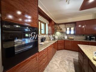 Πολυτελής βίλα προς πώληση στην  Εύβοια Ερέτρια