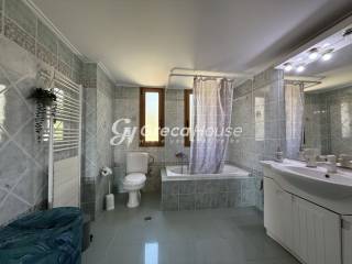 Πολυτελής βίλα προς πώληση στην  Εύβοια Ερέτρια