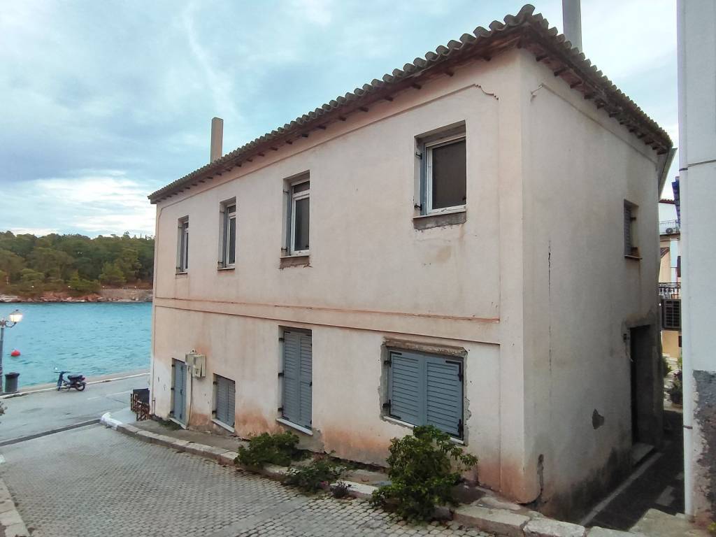 PARATHALASSIA MONOKATOIKIA 142 T.M.