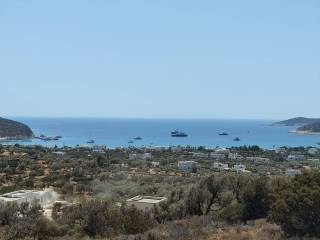 O omorphos kolpos toy Platy Gyaloy