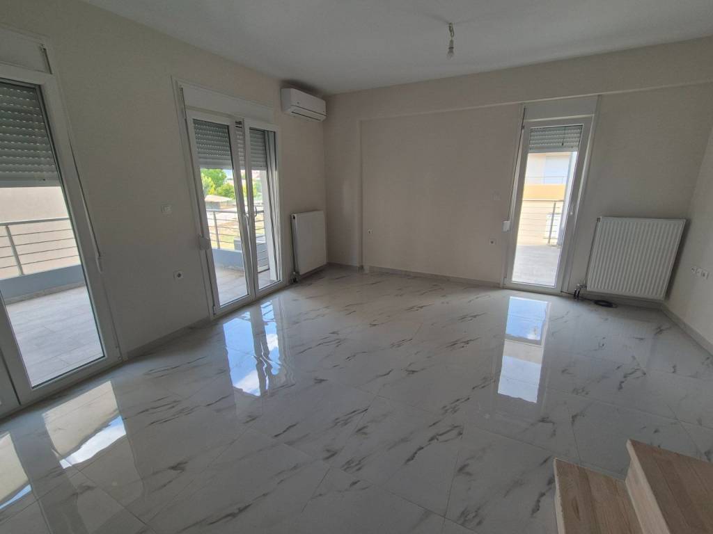 ΣΑΛΟΝΙ-ΚΟΥΖΙΝΑ