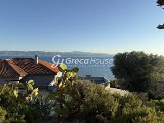 Πολυτελής βίλα με ιδιωτική παραλία προς πώληση Εύβοια