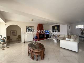 Πολυτελής βίλα με ιδιωτική παραλία προς πώληση Εύβοια