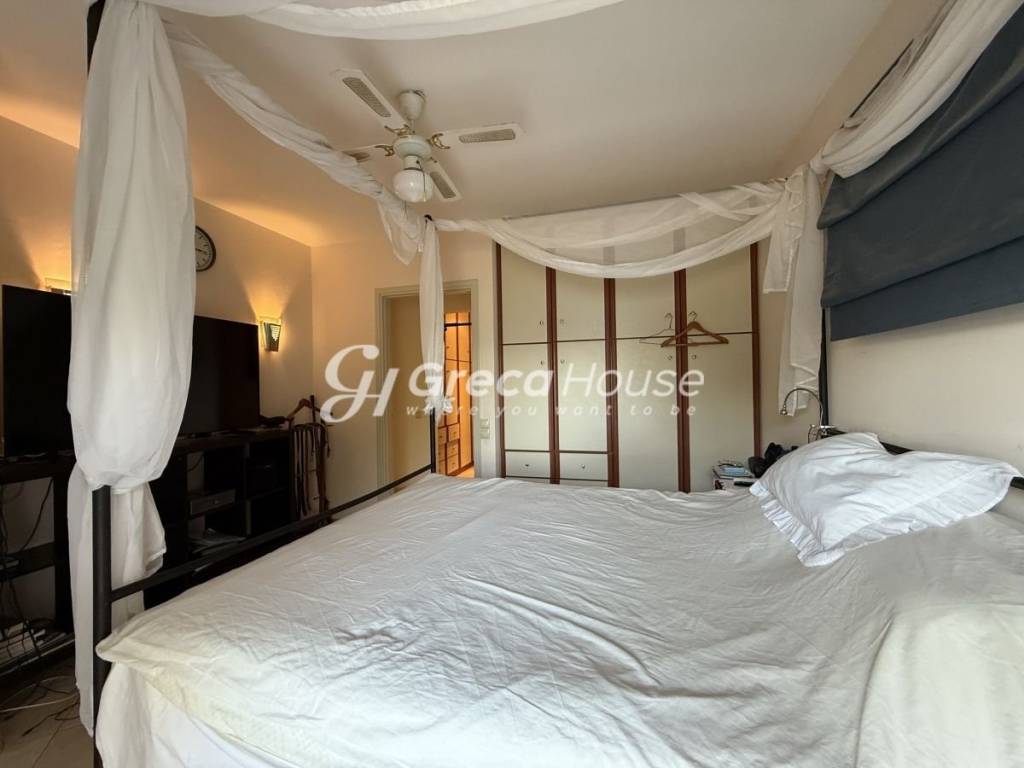 Πολυτελής βίλα με ιδιωτική παραλία προς πώληση Εύβοια