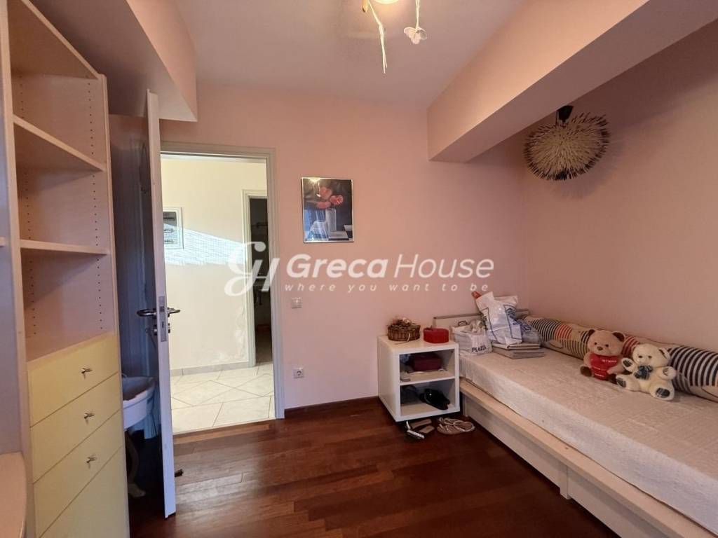 Πολυτελής βίλα με ιδιωτική παραλία προς πώληση Εύβοια