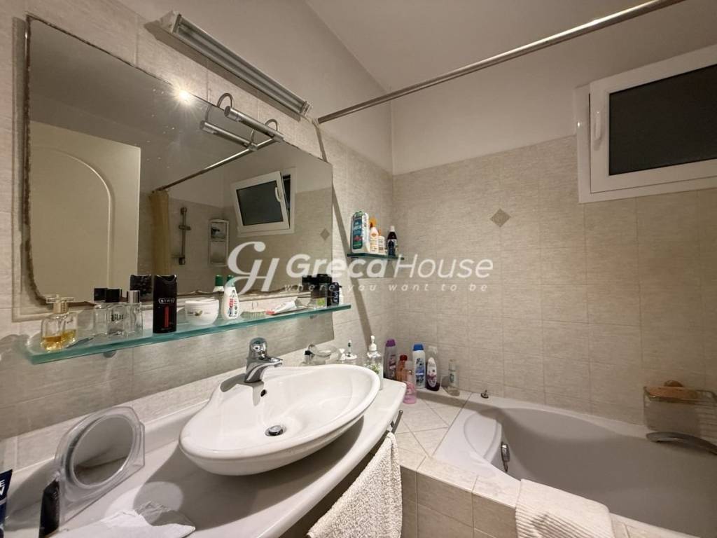 Πολυτελής βίλα με ιδιωτική παραλία προς πώληση Εύβοια