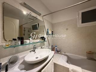 Πολυτελής βίλα με ιδιωτική παραλία προς πώληση Εύβοια