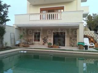 ΕΞΩΤΕΡΙΚΗ ΟΨΗ ΜΕ ΠΙΣΙΝΑ