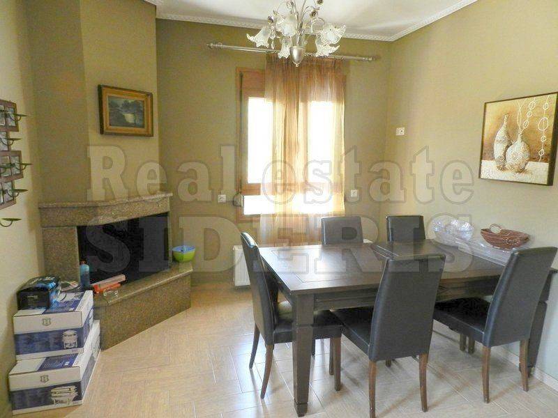 ΤΡΑΠΕΖΑΡΙΑ ΜΕ ΤΖΑΚΙ