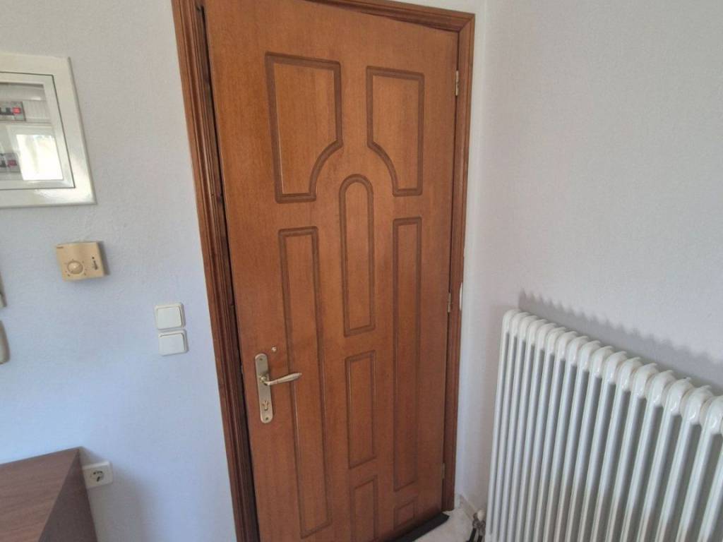 ΠΟΡΤΑ ΕΙΣΟΔΟΥ