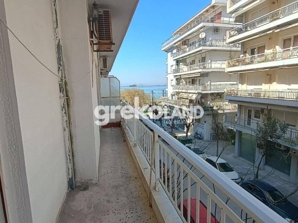 Θέα από μπαλκόνι