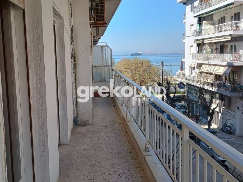 Θέα από μπαλκόνι