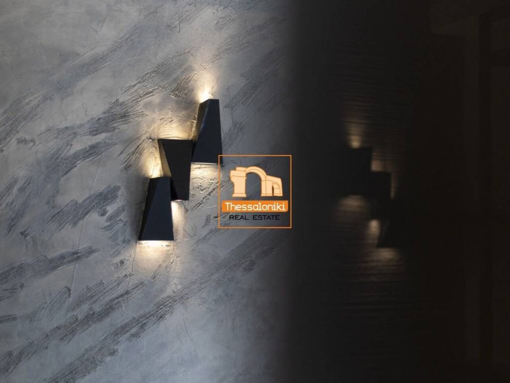 Αχειροποίητος, Γκαρσονιέρα, 30 τ.μ.