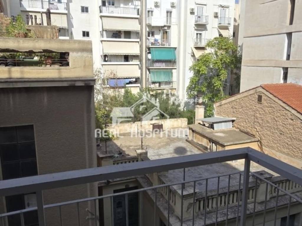 Θέα από μπαλκόνι