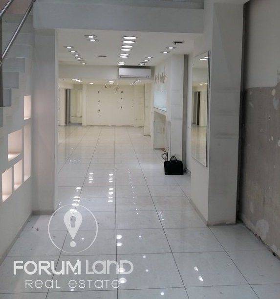 Forumland Real Estate, Ισόγειο κατάστημα