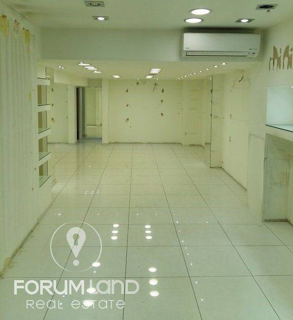 Forumland Real Estate, Ισόγειο κατάστημα