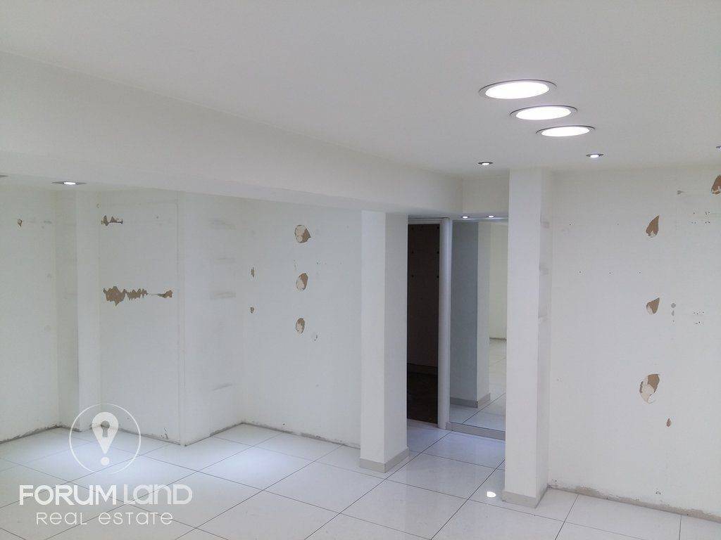 Forumland Real Estate, Ισόγειο κατάστημα