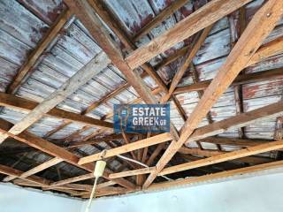 ★ Σε ανοκτωσιά ★ Με αποθήκη 6τμ ★ Χρήζει γενικής ανακαίνισης ★ 