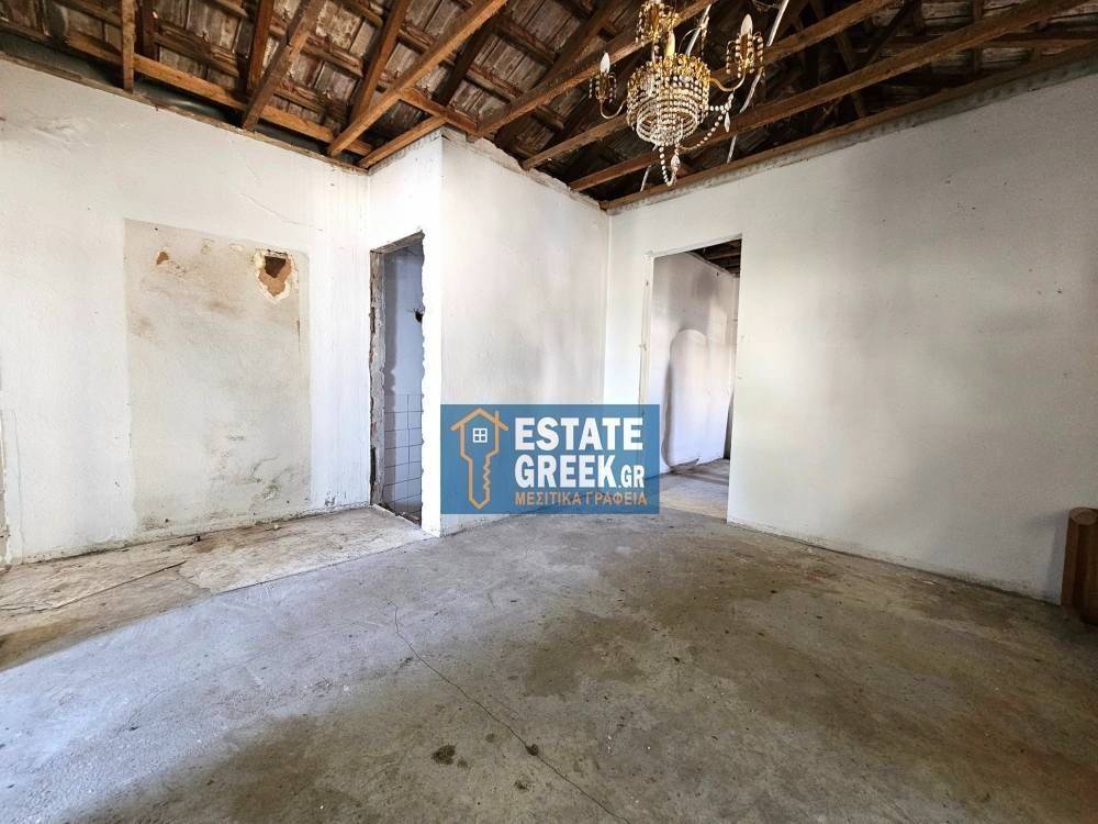 ★ Σε ανοκτωσιά ★ Με αποθήκη 6τμ ★ Χρήζει γενικής ανακαίνισης ★ 