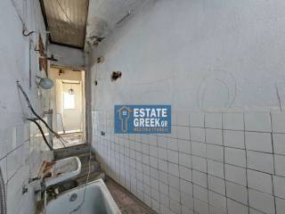 ★ Σε ανοκτωσιά ★ Με αποθήκη 6τμ ★ Χρήζει γενικής ανακαίνισης ★ 