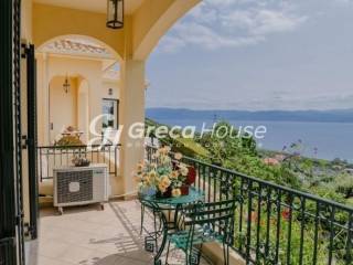 Βίλα με θέα Θάλασσα προς πώληση Εύβοια Γαλάζια Νερά 