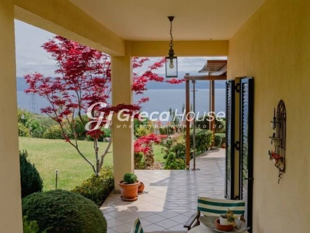 Βίλα με θέα Θάλασσα προς πώληση Εύβοια Γαλάζια Νερά 