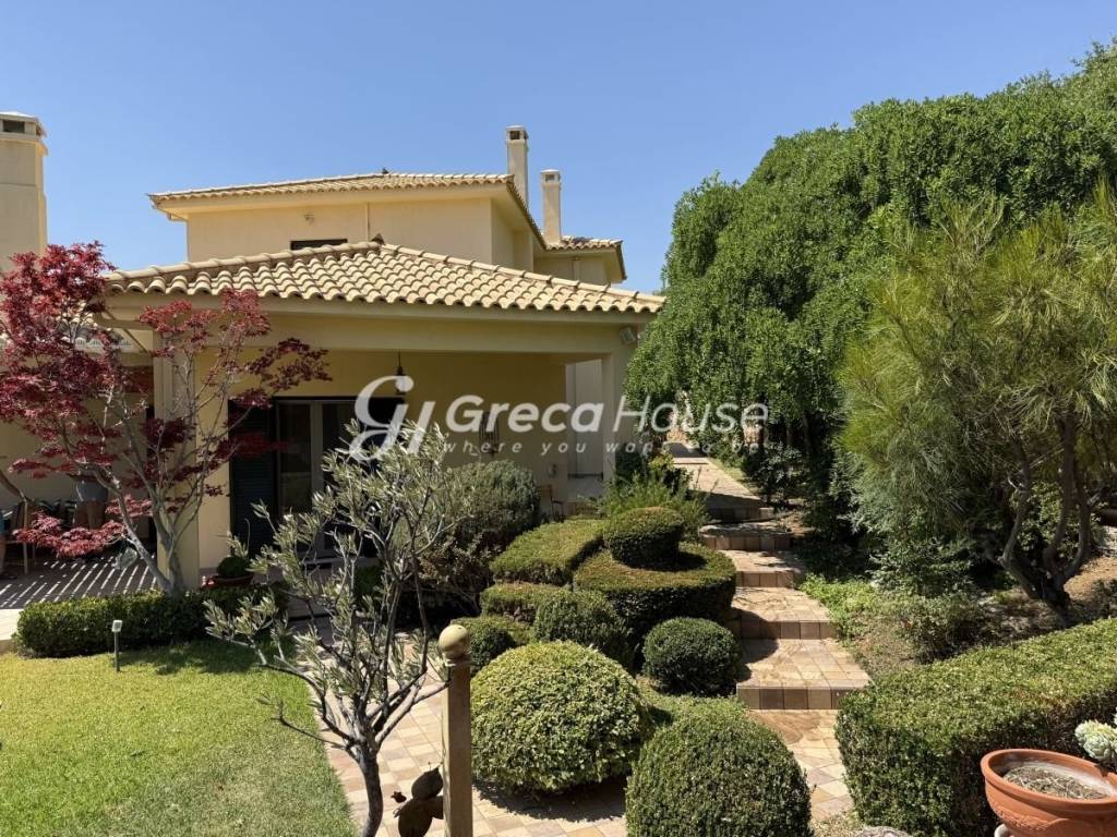 Βίλα με θέα Θάλασσα προς πώληση Εύβοια Γαλάζια Νερά 