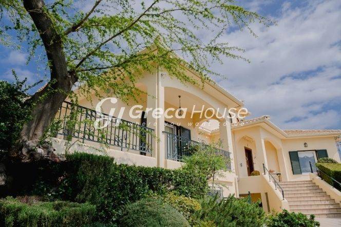 Βίλα με θέα Θάλασσα προς πώληση Εύβοια Γαλάζια Νερά 