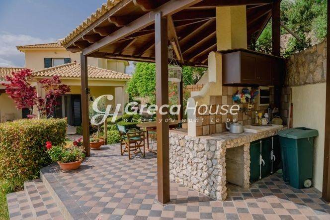 Βίλα με θέα Θάλασσα προς πώληση Εύβοια Γαλάζια Νερά 