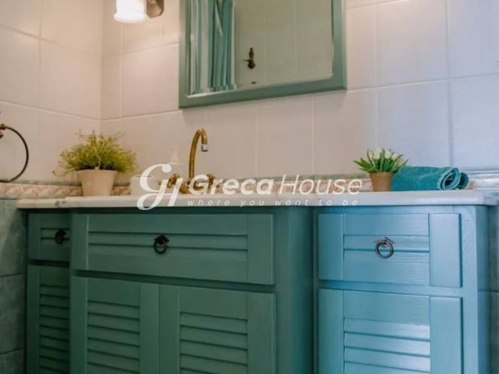 Βίλα με θέα Θάλασσα προς πώληση Εύβοια Γαλάζια Νερά 