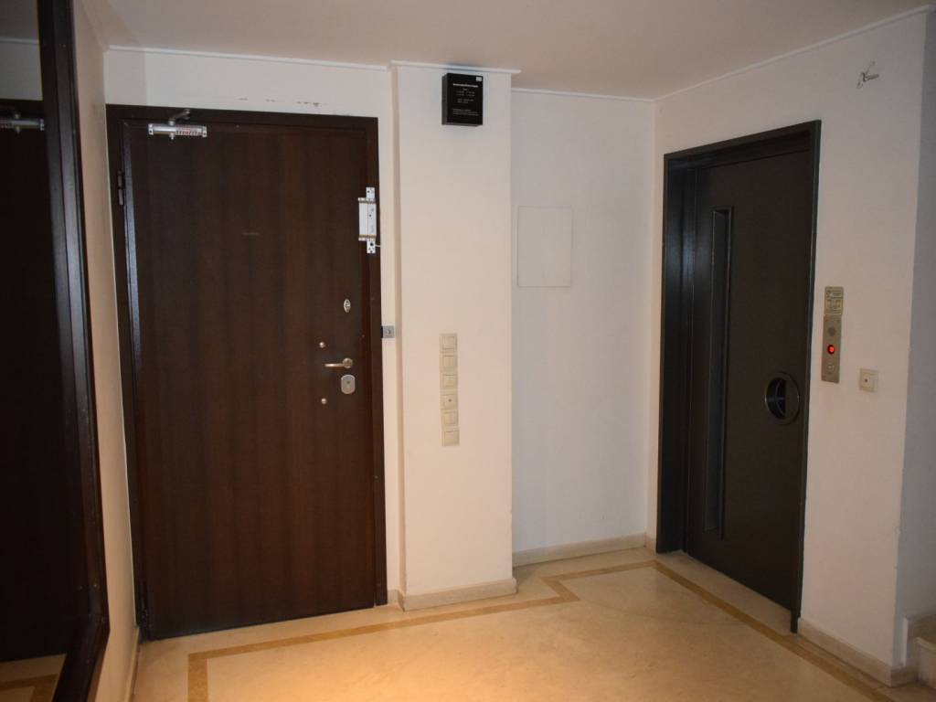 choros eisodoy polykatoikias