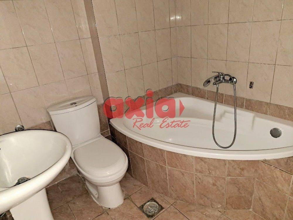 Πωλείται Διαμέρισμα 67τ.μ. προσόψεως στον 2ο όροφο με ατομική θέρμανση πετρελαίου πολύ κοντά στη θάλασσα