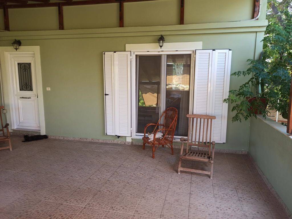 E BERANTA TES MONOKATOIKIAS