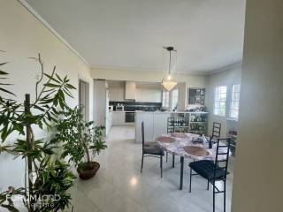 Forumland Real Estate, τραπεζαρία κουζίνας