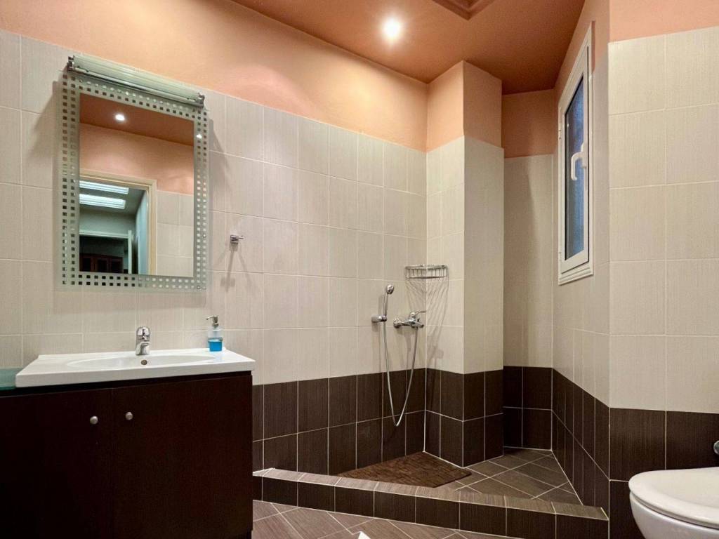 exarcheia_residential_apartment_for_sale