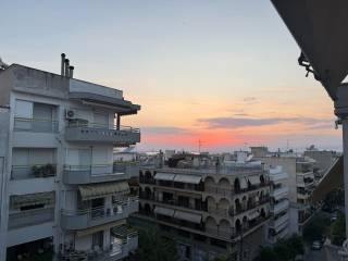 ΘΕΑ ΑΠΟ ΤΟ ΜΠΡΟΣΤΙΝΟ ΜΠΑΛΚΟΝΙ