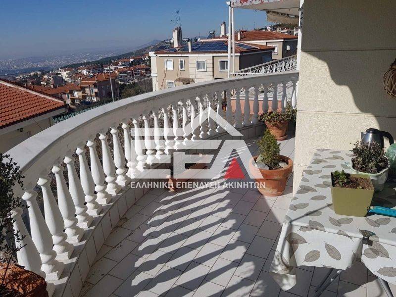 Θέα από μπαλκόνι