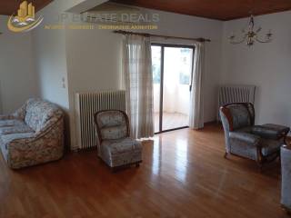 σαλόνι -καθιστικό -μπαλκονόπορτα 1ου ορόφου