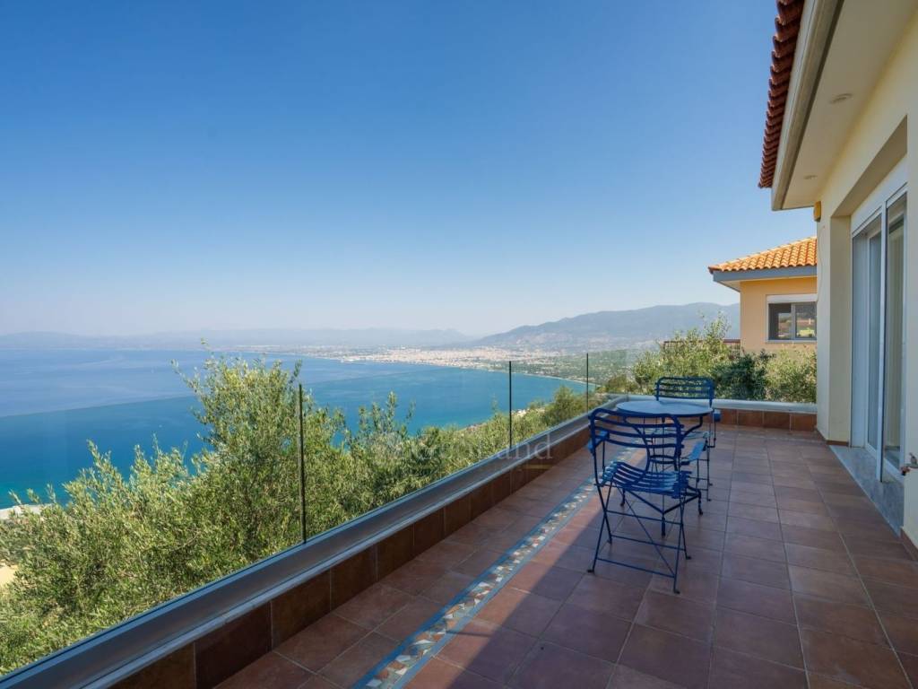 Θέα από μπαλκόνι