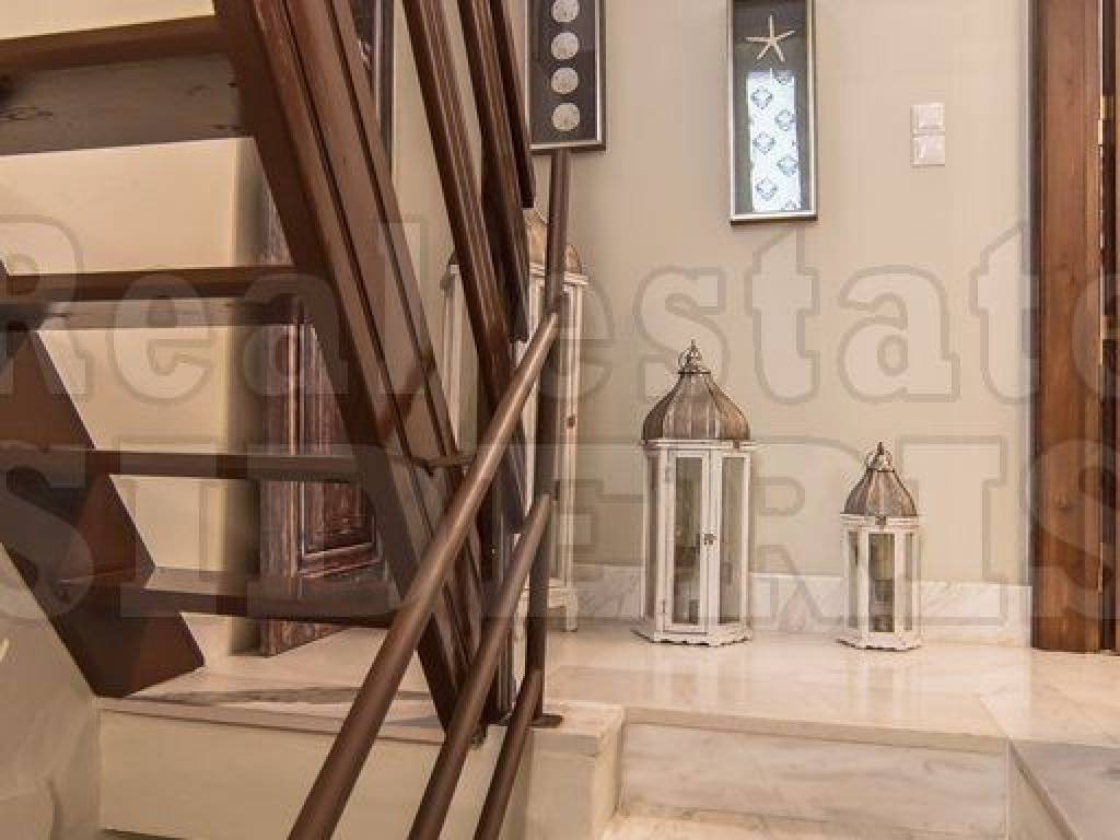 ΕΣΩΤΕΡΙΚΗ ΣΚΑΛΑ