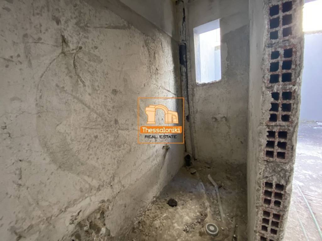 Μεσημέρι, Συγκρότημα κατοικιών